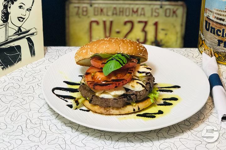 Italian Burger - Happy Days Diner