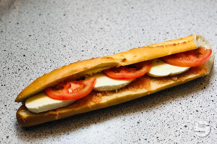 10,90.- Sandwiches + Drink and Dessert - Les Sandwiches Du Boulevard