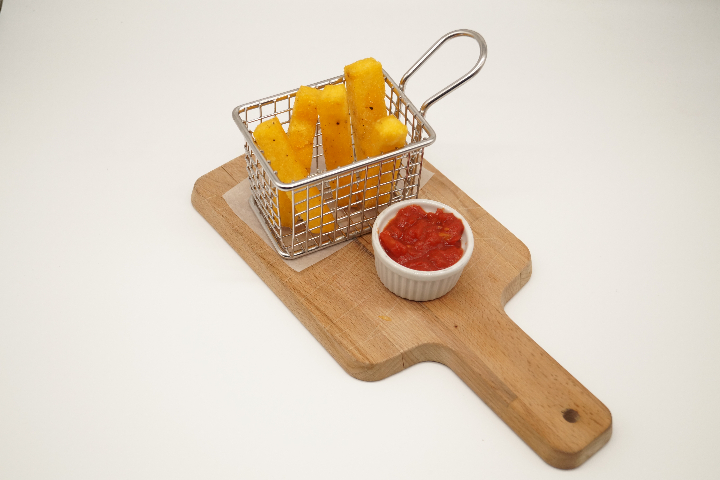 Frites de polenta, pulpe de tomate piment et origan - SEPPIA Bistro