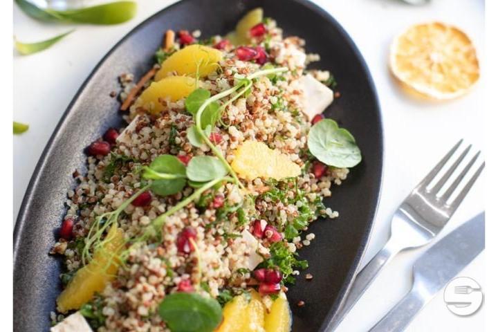 Salade de quinoa au tofu fumé à l'orange - Alive
