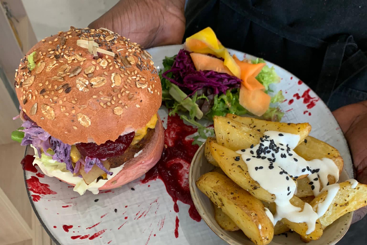 Alive Burger & Wedges - Alive