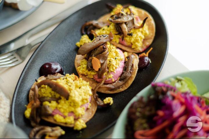 Tostada - Alive
