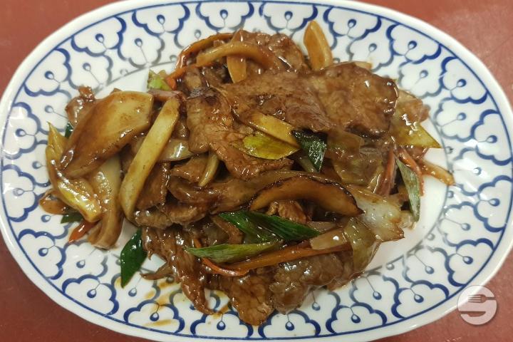 Beef with Onions - Asia Restaurant