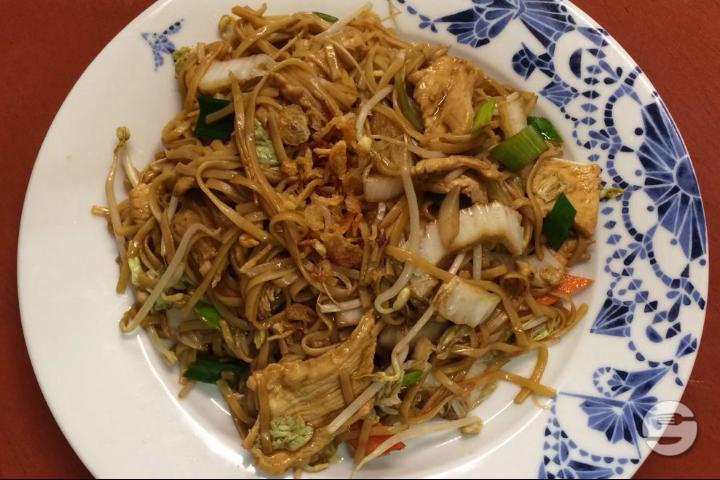 Stir-fried Noodles with Chicken - Asia Restaurant