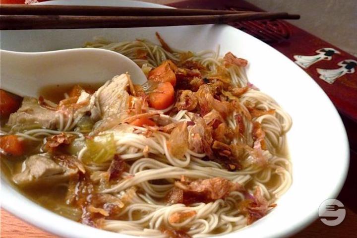 205. Vermicelli and Chicken Soup - Pekin Palace