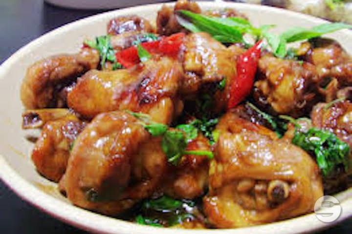 604. Roasted Chicken with "Three Cups" sauce San Bei Ji - Pekin Palace
