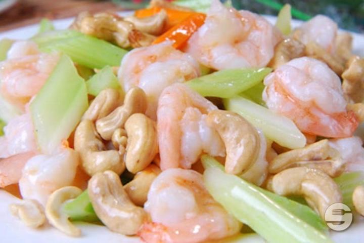 1014. Fried Shrimps with Cashew Nuts - Pekin Palace