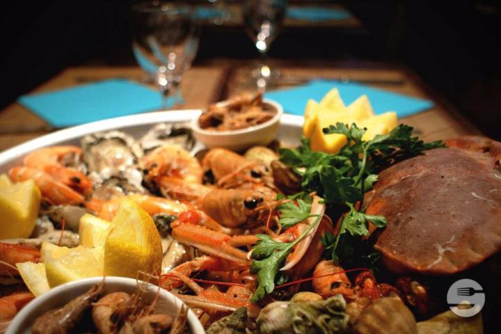 1011. Assortiment de Fruits de Mer sur ardoise - Pekin Palace
