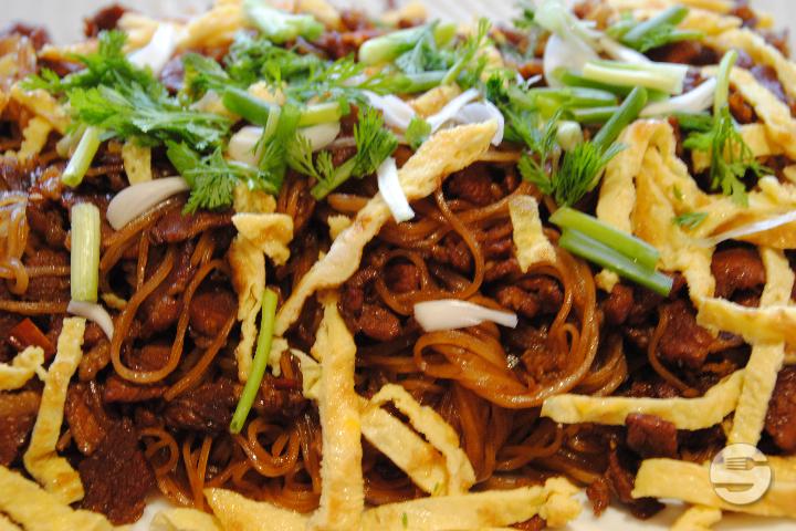 1206. Fried sliced noodles with minced pork and potherb mustard - Pekin Palace