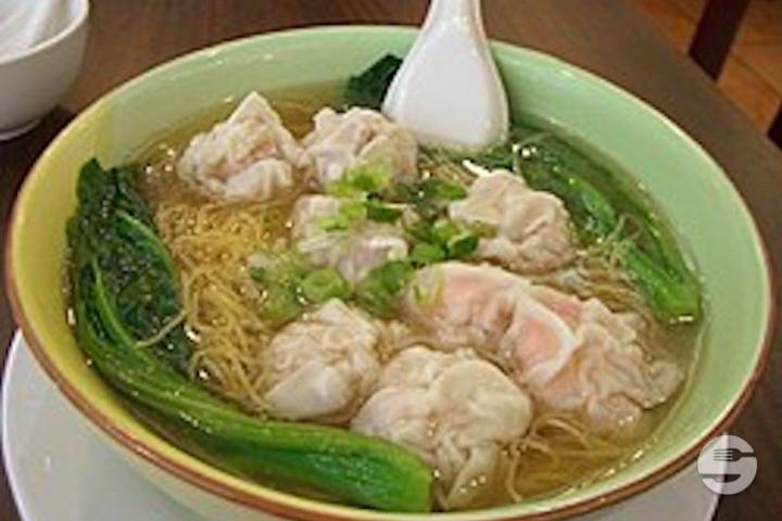 1208. Sliced noodles with imperial "Wun-Tun" dumplings - Pekin Palace