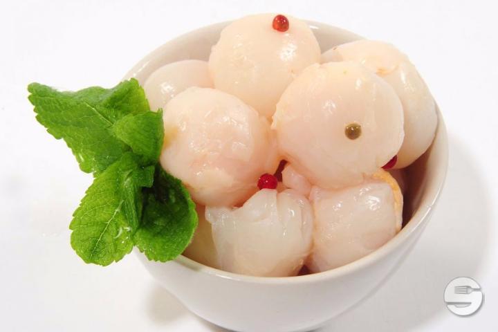 1403. Lychees in Syrup - Pekin Palace