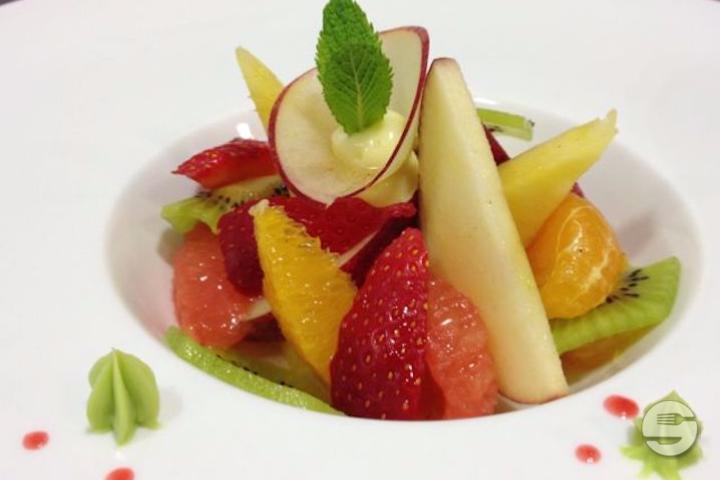 1408. Fruit Plate for 2 persons - Pekin Palace