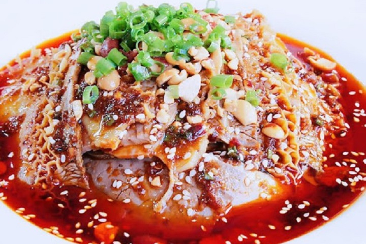 402. Beef and ox tripes in chili sauce - Pekin Palace