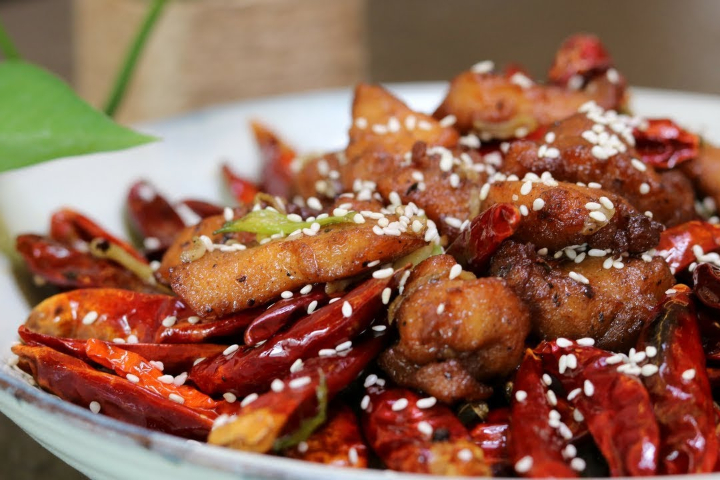 601. Fried chicken in Sichuan style - Pekin Palace