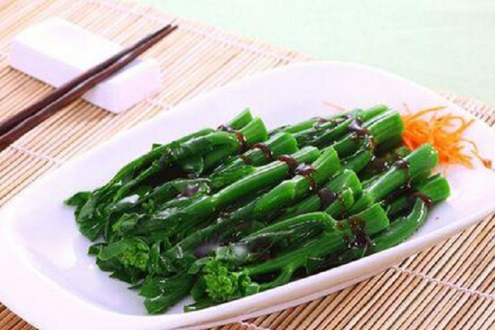 1101. Chinese broccoli sautéed with garlic - Pekin Palace