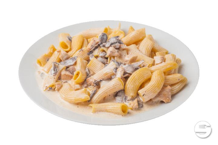 Penne mit Beilage nach Wahl - Taiga Pizzeria