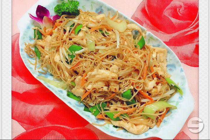Fried Noodles with Chicken - Tennis Club Confignon