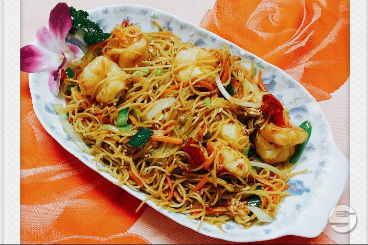 Fried Noodles with Shrimps - Tennis Club Confignon