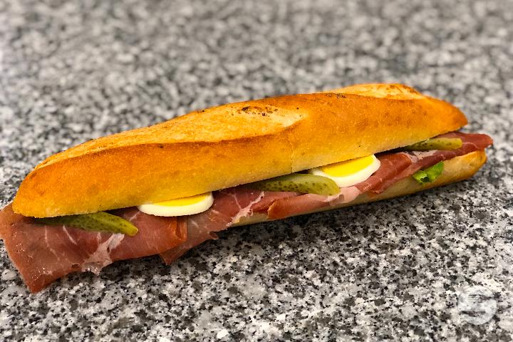 Raw ham sandwich - L'Epi Doré
