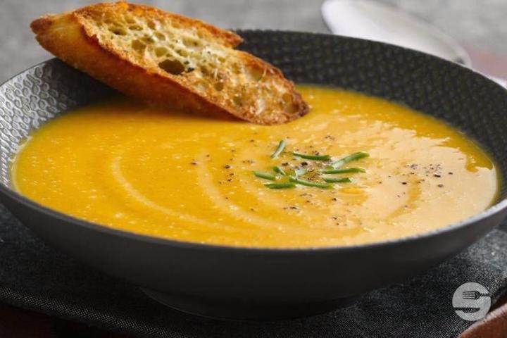Homemade Pumpkin soup - Zeste Juice Bars - Geneva