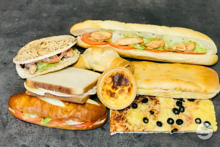 Tuna Tomatoes Olives Focaccia - Food Leman Boulangerie