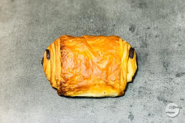 Pain au Chocolat - Food Leman Boulangerie