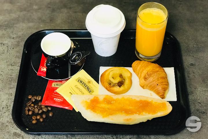 Fresh Orange Juice + 2 mini Pastries - Food Leman Boulangerie