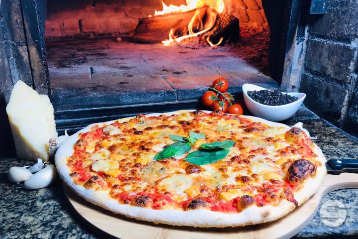 Pizza Quatro formaggi - San Luca