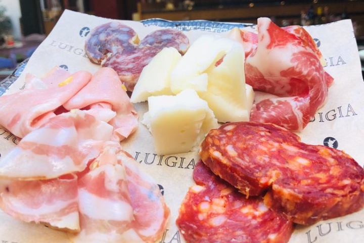 Piatto di salumi con provolone del Monaco - Luigia