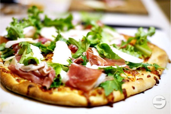 Pizza Prosciutto - Il Punto