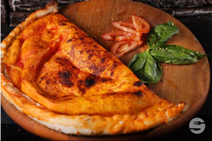 Pizza Calzone Napoli - Il Punto