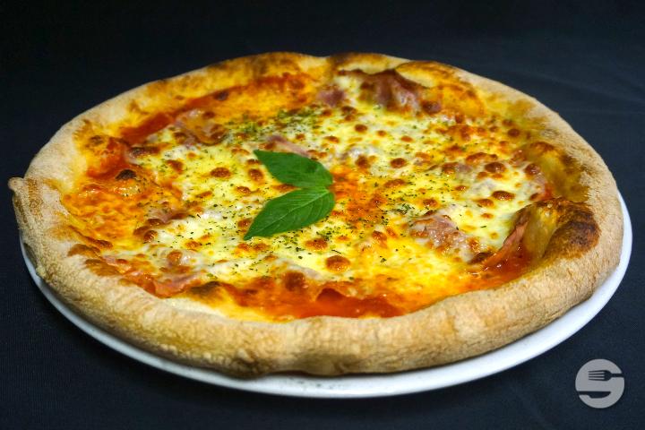 Pizza Prosciutto - La Fonte