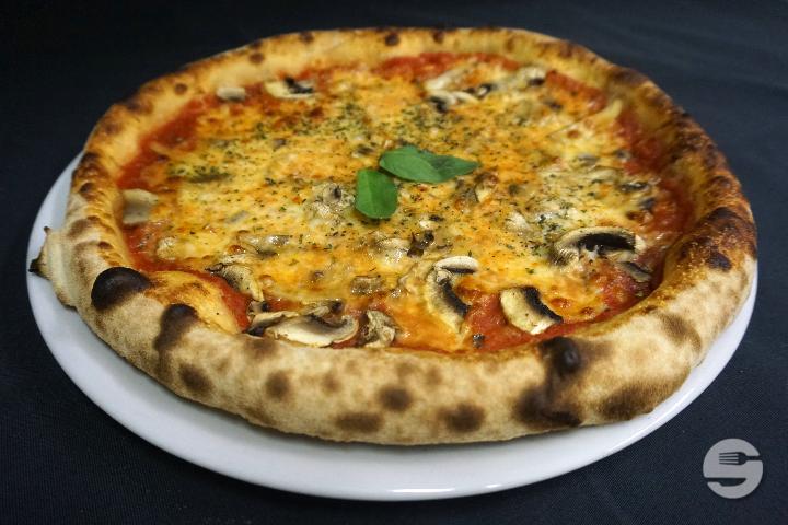 Pizza Funghi - La Fonte