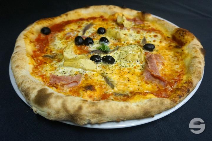 Pizza Capricciosa - La Fonte