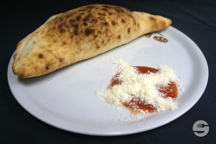 Pizza Calzone Klein - La Fonte