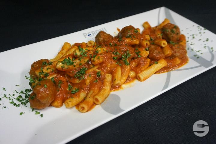 Maccheroni al sugo con polpette - La Fonte