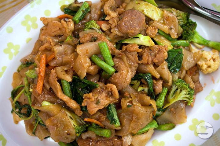 51. Nüa Pad Nam Man Hoi - The Lemon Grass