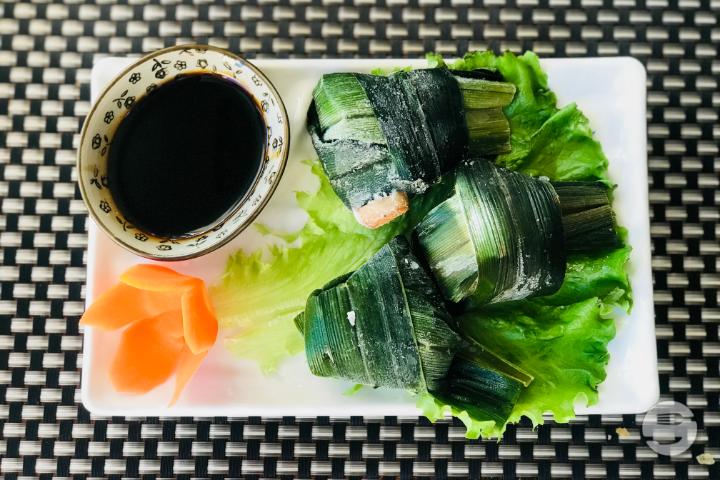 Chicken in Pandan Leaf - Maison Thaï
