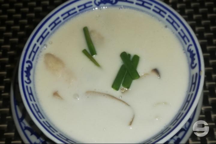 Potage au Poulet - Maison Thaï