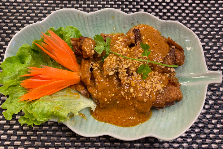 Crispy Duck with Peanut Cream - Maison Thaï