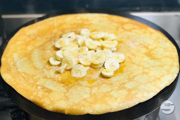 Crêpe Miel, Banane, Noix de coco - Zeste Juice Bars