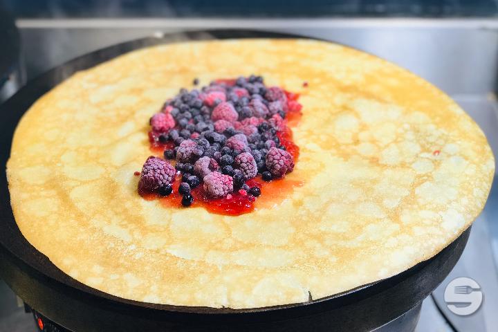 Crêpe Confiture de Fraise, Framboise, Myrtille - Zeste Juice Bars