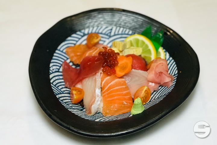 Chirashi Mix - Huit Sushi - Restaurant Japonais