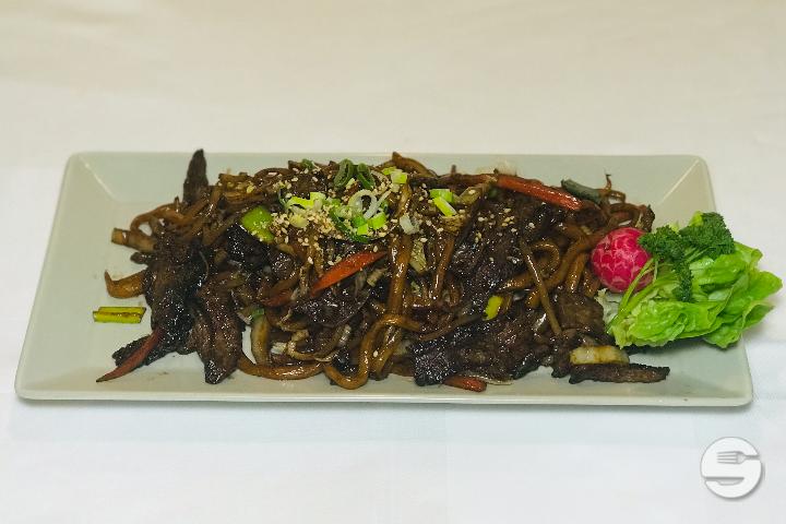 P9. Yaki Udon Boeuf - Huit Sushi - Restaurant Japonais