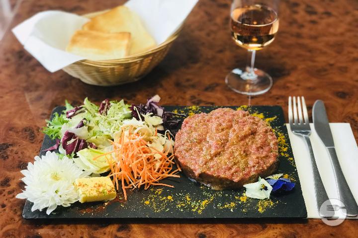Indian Tartarus with butter and mixed salad - Avry Shop