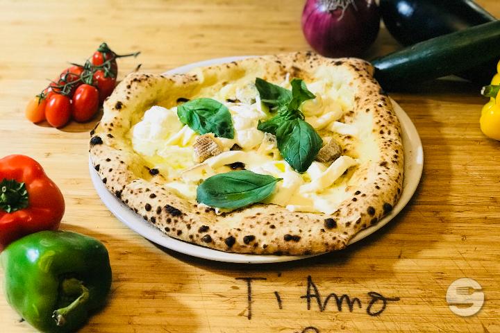 Pizza 4 Formaggi - Mamma Lisa