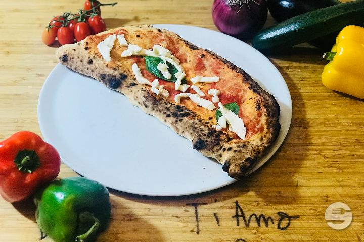 Pizza Calzone - Mamma Lisa