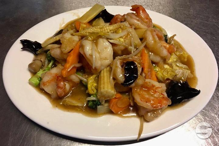 41. Crevettes Sautée aux Légumes - Aux 3 Bonheurs