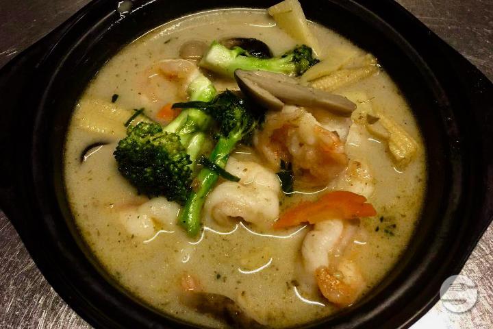 46. Crevettes Sauce Curry Vert Thai - Aux 3 Bonheurs