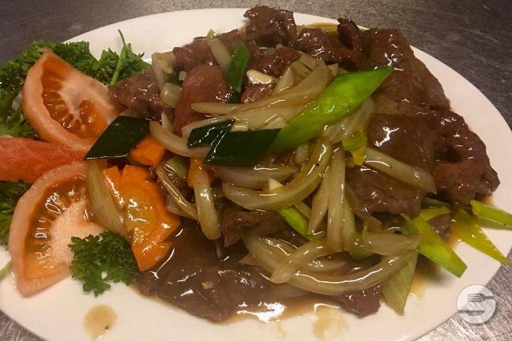 50. Boeuf aux Oignons - Aux 3 Bonheurs